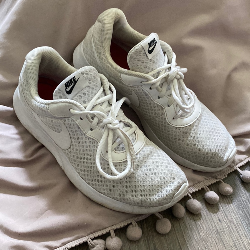 Nike Tennis Shoes